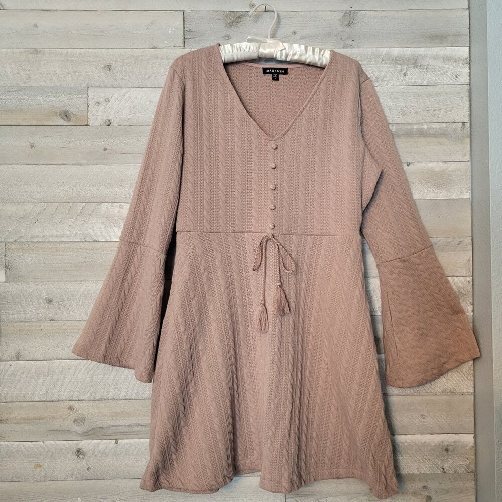 Max+Ash Dress Cableknit Style Bell Sleeve Preppy
